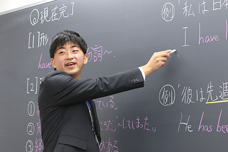 全学年、全クラス社会人プロ講師、専門教科制