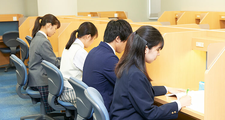 自習室で学習
