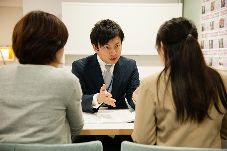 チューター（職員＝進学アドバイザー）の指導
