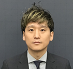 権田　康秀