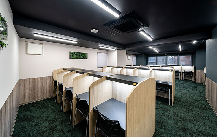 ブース式自習室（約40席）