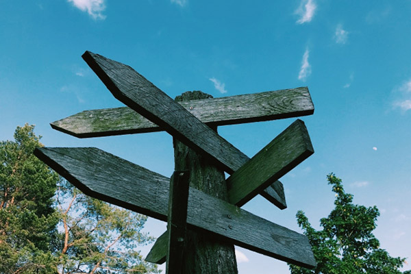 行き先　標識　選択が必要なときのイメージ