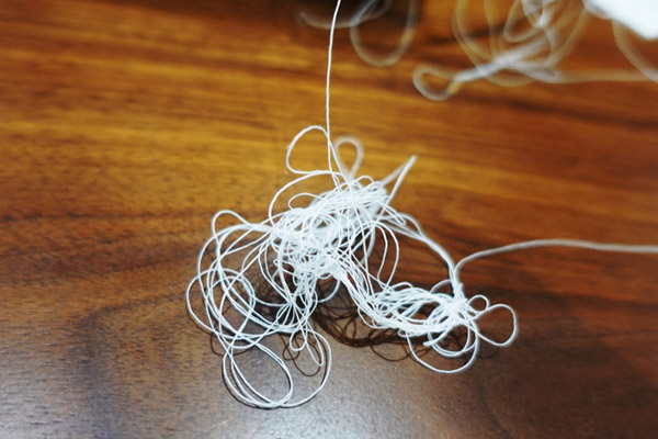 絡まった糸、ととのえる必要がある状態のイメージ