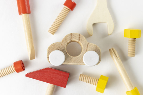 組み立て玩具の写真。時間を自由に組み立てて、自分のペースで大学進学を目指せることのイメージ。