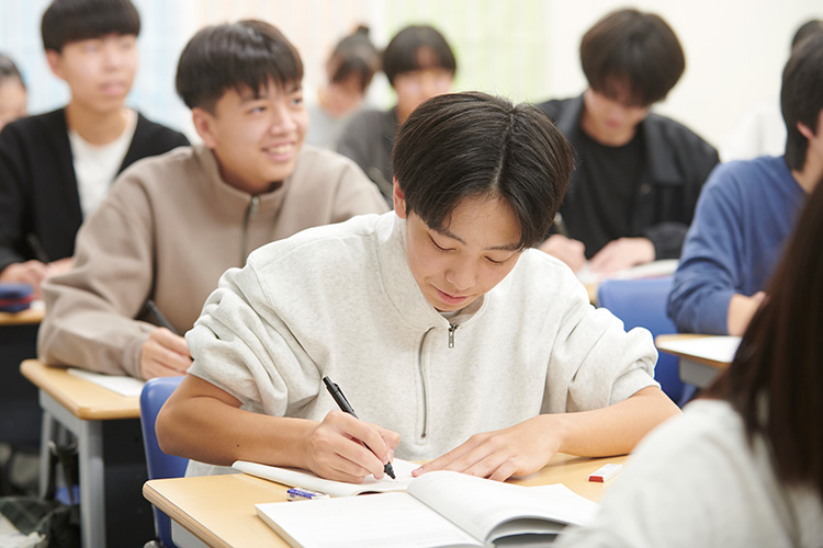 河合塾Wingsの冬期講習で、学年の重要単元を固めていこう！