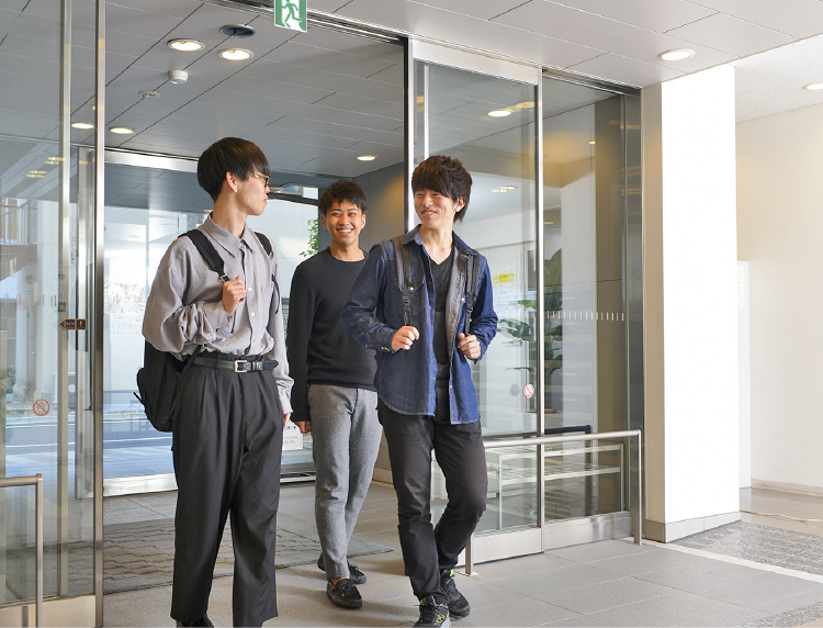 通学は寮の仲間たちと